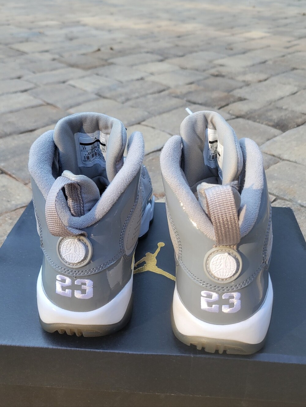 Jordan 9 Retro (GS) "Cool Grey' - Picture 5 of 8